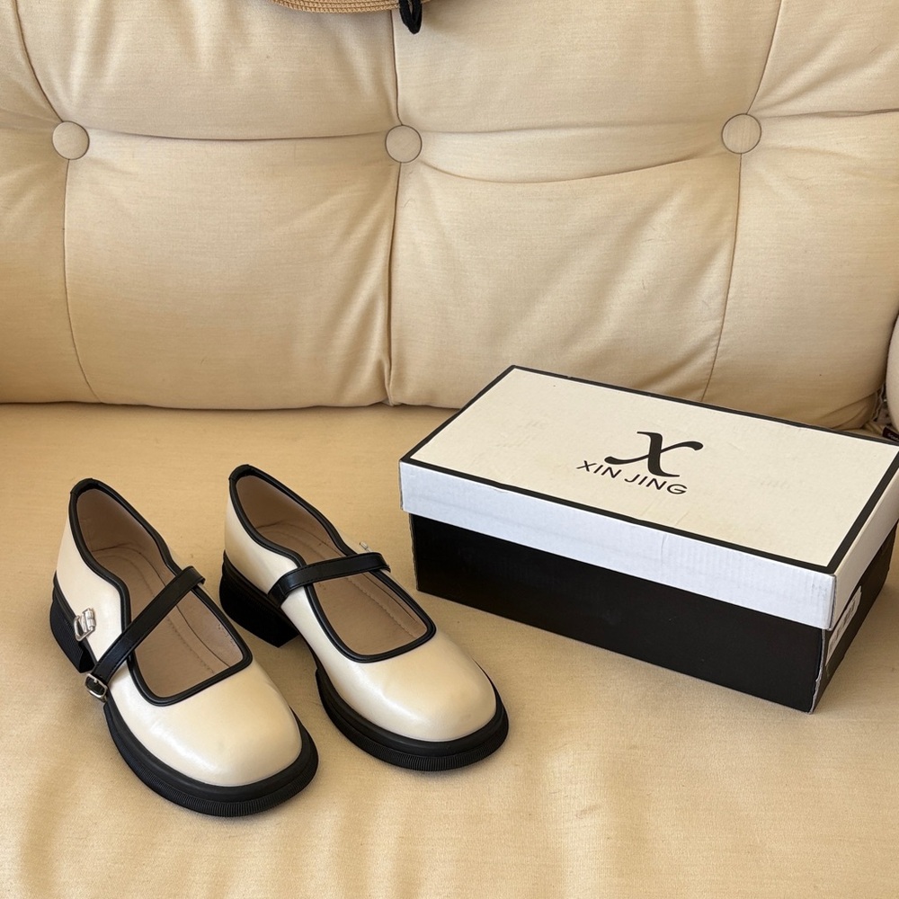 Women's Cream Mary Jane Shoes